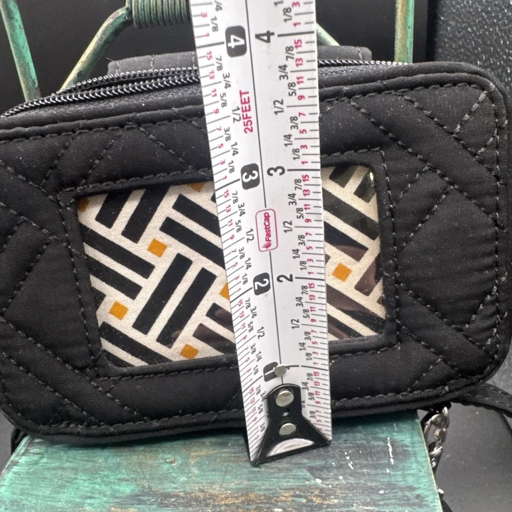 Vera Bradley Black Quilted Microfiber Smartphone Wristlet Wallet Case OS